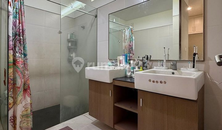 Minimalist Modern Hook dalam Townhouse Veteran, LT 432 LB 680 2