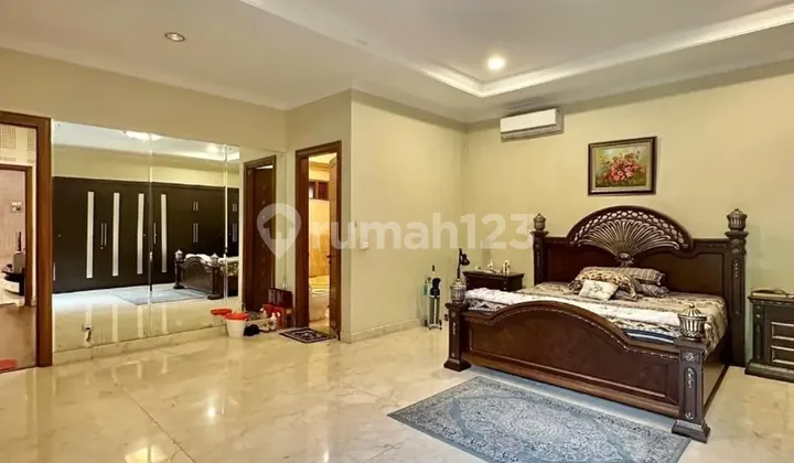 Rumah Modern Klasik di Komplek Jatipadang, LT 600 LB 550 2