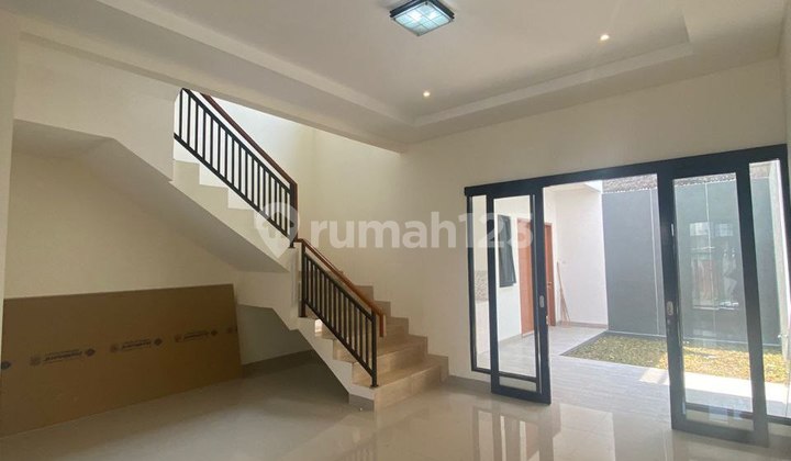 Rumah Minimalis di Pusat Kota Dekat Turangga, Buahbatu, Tsm