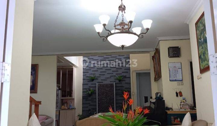 Rumah 2 Lantai Bagus Semi Furnished Bintaro Utama Tangerang Selatan  2