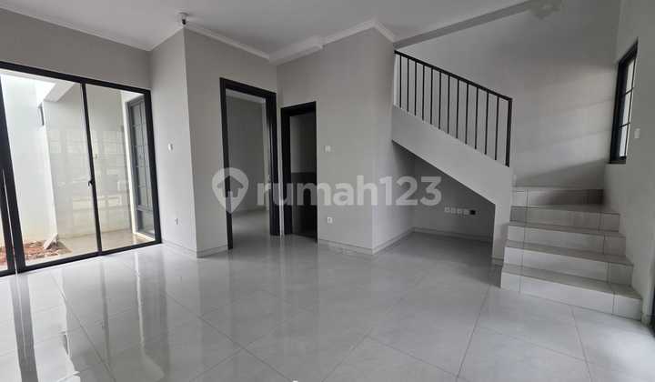 Disewakan Rumah Baru Diklasika Grand Wisata 2