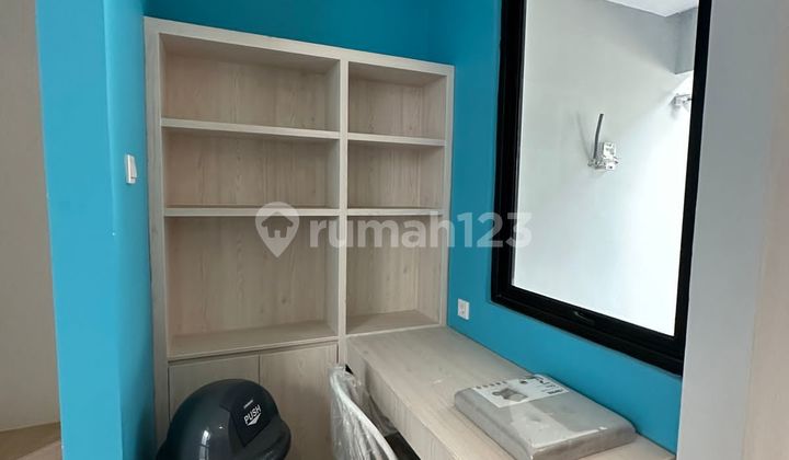 Dijual Rumah Depan Taman Full Furnish 2 Lantai Sebelah Mall 2