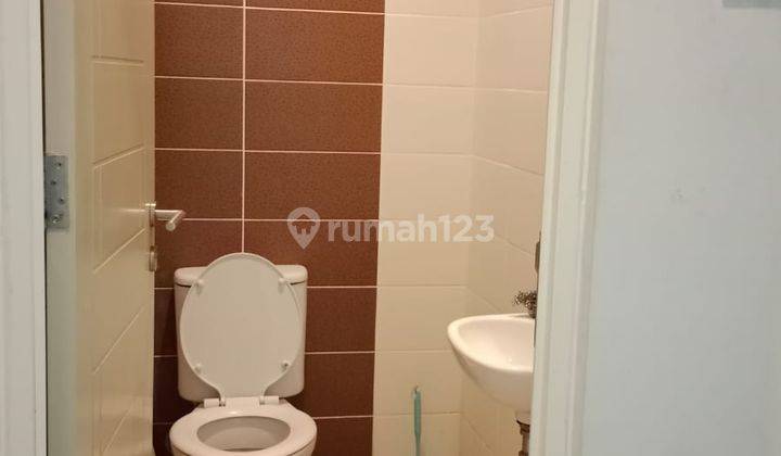 RUMAH 1 LANTAI POSISI HOOK SEMIFURNISH 10