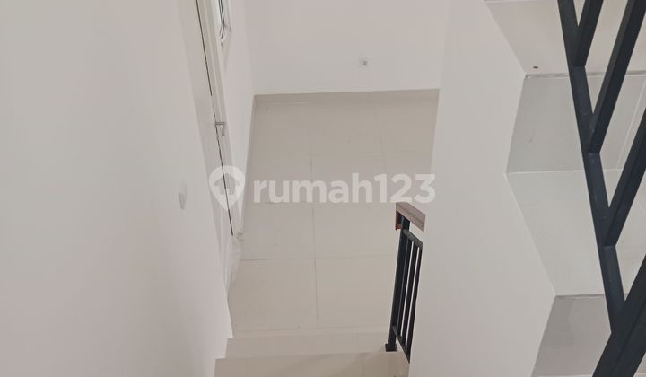 New 2-story house with 3 bedrooms 2