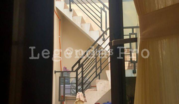 Dijual rumah  sudah renovasi semifurnish dengan 3 kamar tidur 2