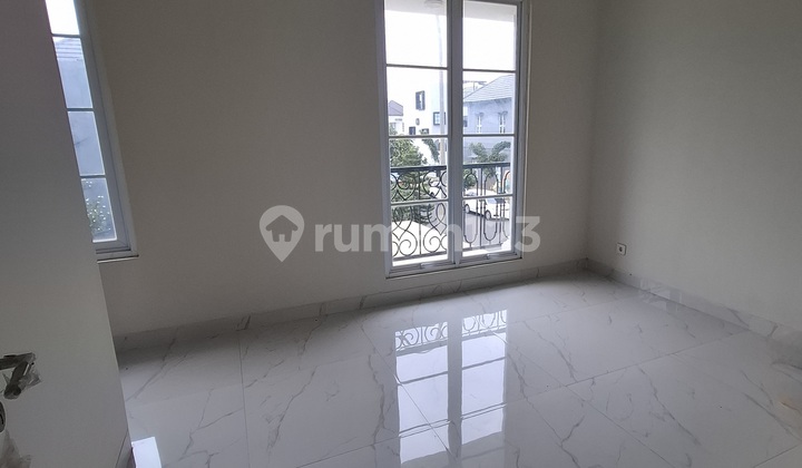 Disewakan Rumah Dekat Kolam Renang Dalam Cluster 2