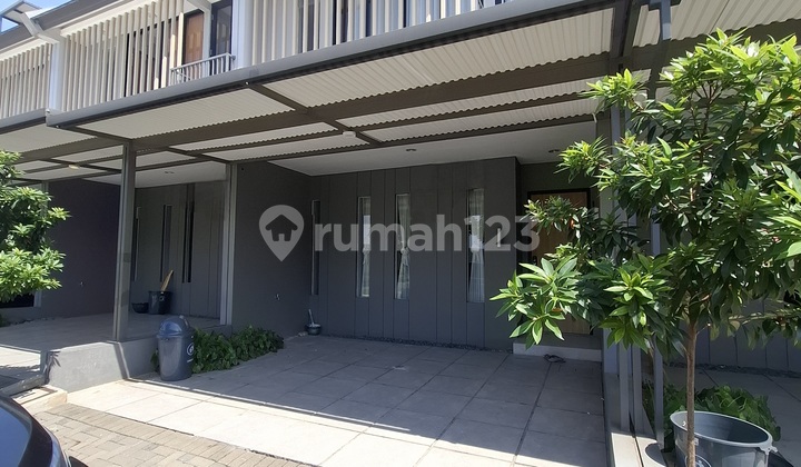 Dijual Rumah Depan Taman di Z Living Grandwisata