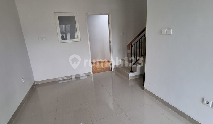 Disewakan Rumah Lamonte 3 Kamar Tidur Depan Taman 2