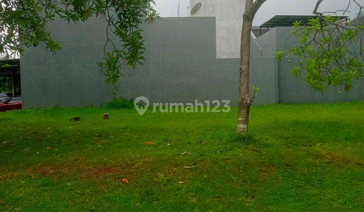 Rumah 2 Kamar Tidur Furnish Depan Taman  2