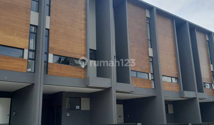 Dijual murah  Ruko  di boulevard Garden Hous Grand Wisata 1