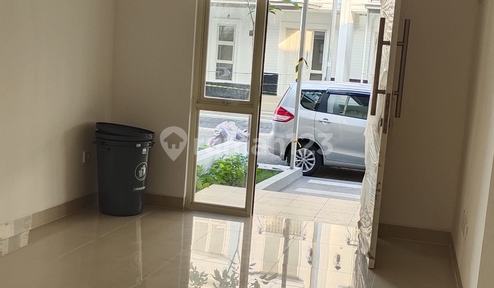 Dijual Cepat  Rumah Baru Modern Minimalis 3 Kamar 2 Lantai Di Grand Wisata 2