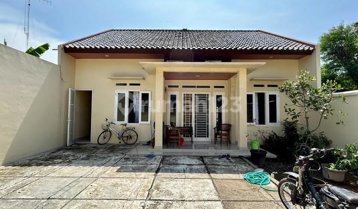 Rumah di Kompleks Setrayasa, dekat Pusat Kota Cirebon 2