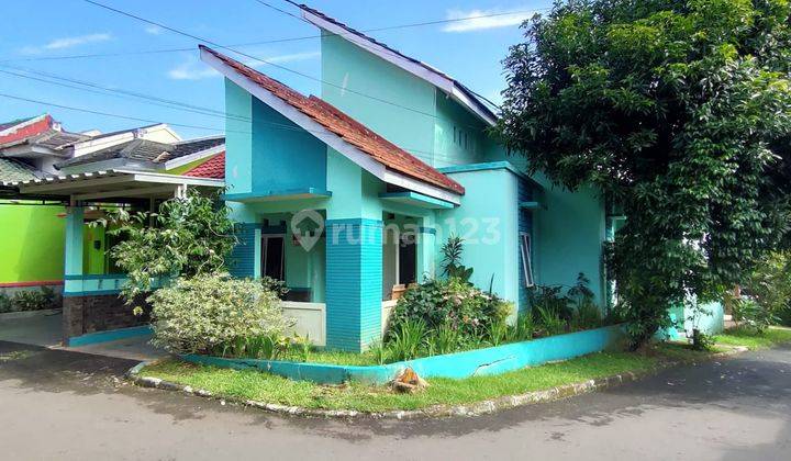 Rumah 2lt Hook Asri Lt. 137m2 Di Cluster Tugu Mutiara Kuningan 1