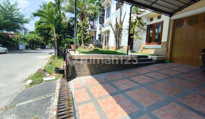 Rumah Tingkat Gaya Modern Classic  Tanah 290m² di Kawasan Mewah  2
