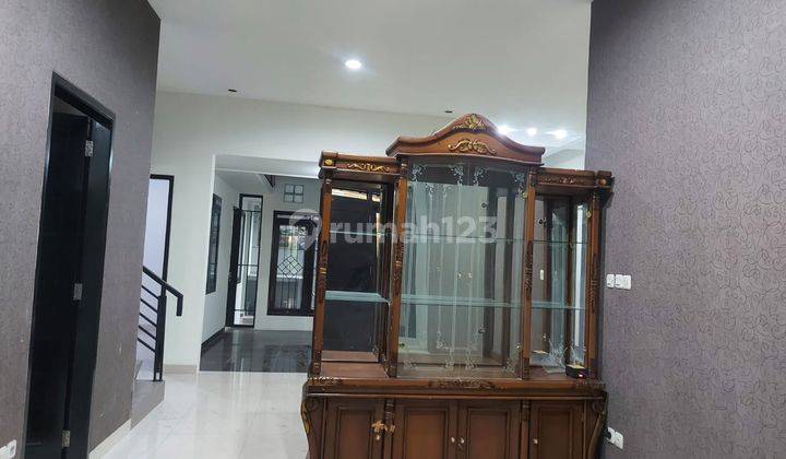 Dijual Rumah 2 Lantai Hadap Utara di Taman Cipto 2