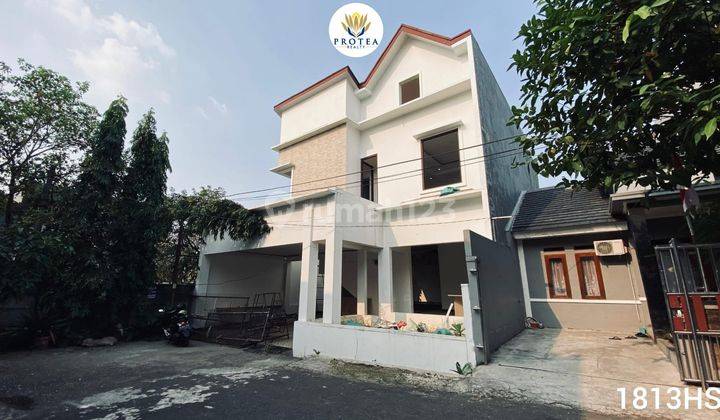 Rumah Bagus 3 Lantai Di Cluster Dekat Alun Alun Kota Depok 1