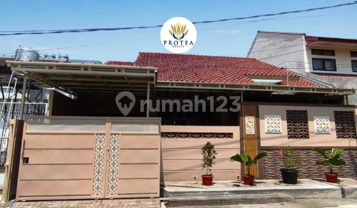 Jual Rumah Baru Furnished dalam Kompleks Aman  Tanah 173m2 