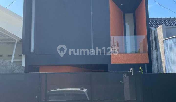 Rumah Modern Concept Living di Tembalang Semarang 1