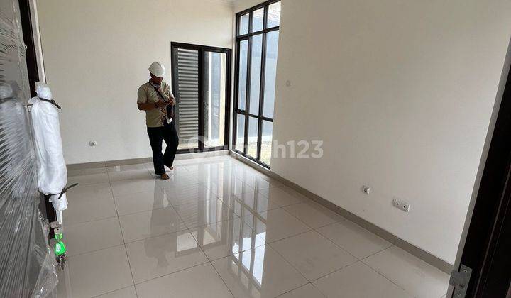 Rumah 2 Lantai Grahayana di Karawang, Baru, Unfurnished 2