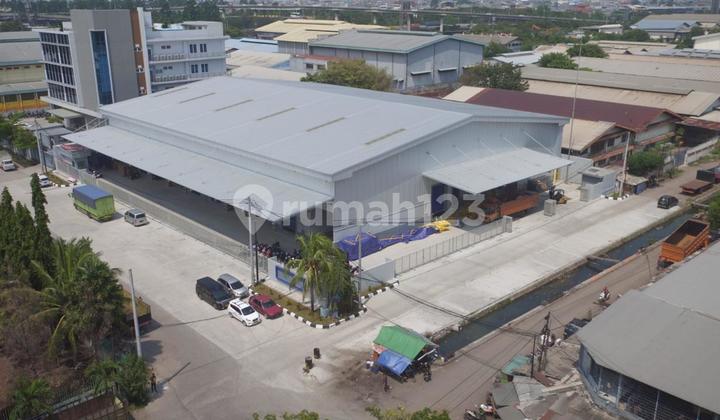 FOR RENT MODERN WAREHOUSE!! Strategic Location Near Trade Center Equipped with Loading Dock, Close to Toll Gate and High Roof Warehouse