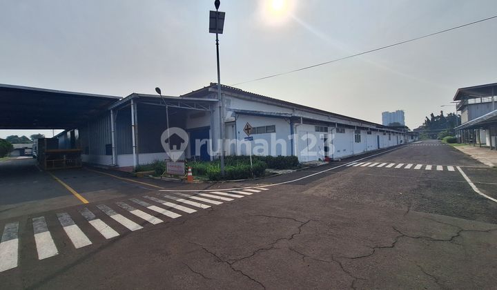 FOR RENT WAREHOUSE!! Strategic Location, With Very Spacious Parking Area & Free Secure Parking FOR RENT WAREHOUSE!! Strategic Location, With Very Spacious Parking Area & Free Secure Parking