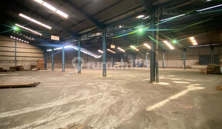 FOR RENT WAREHOUSE ON JKT-TGR CITY BORDER!! Strategic Location, Flood-Free, Toll Access, Spacious Parking Area