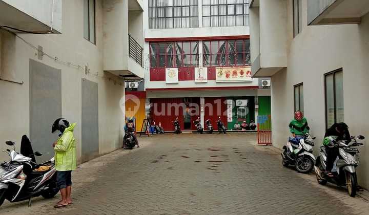 Ruko di Jl. Jombang Raya, Tangerang Selatan 520 m Sudah Renovasi HGB 3
