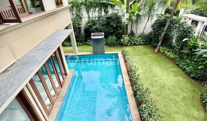 Tropical House 6 Bedrooms with private pool and garden AJH04136