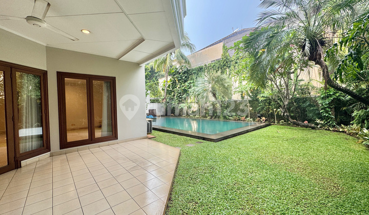 House 5 BR with pool & garden walking distance to JIS AJH06193 House 5 BR with pool & garden walking distance to JIS AJH06193