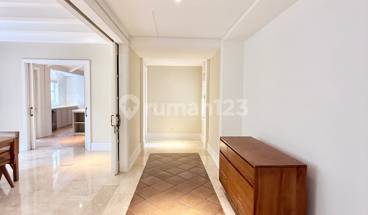 Luxury House 5 BR In A Quiet Area Of Kemang Compound Ajh04215 2