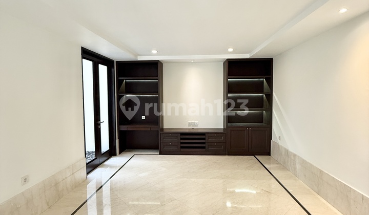 Tropical House 5 BR In A Nice Pejaten Compound Ajh05021 2