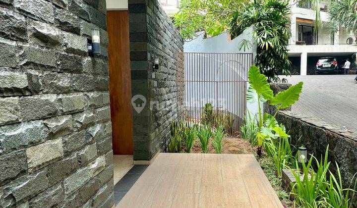 Tropical House 4 Bedrooms In Cilandak Compound Ajh02112 2