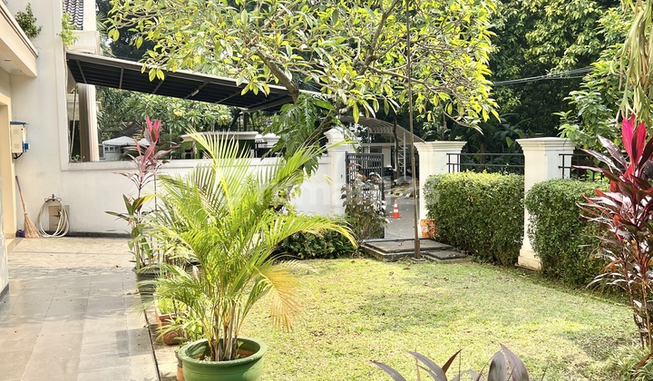 Rumah Terang 4 Kamar Tidur di Kawasan Tenang Pondok Indah Ajh06070