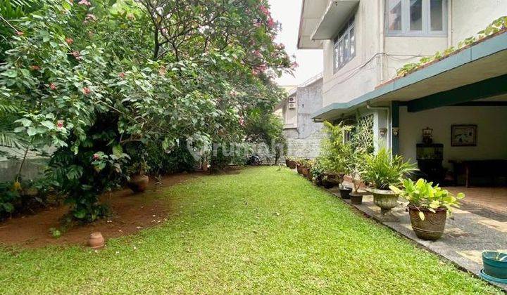 Rumah Bergaya Klasik Belanda di Wijaya Kebayoran Baru Ajh07004  2