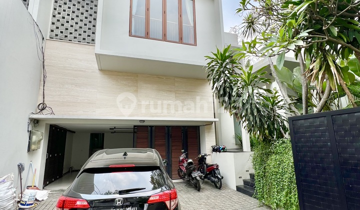 Minimalist Modern House 4br With Private Swimming Pool Ajh04002 2