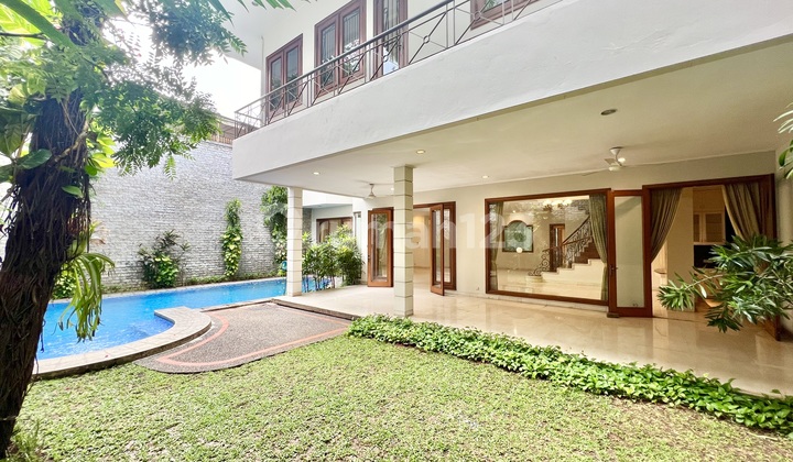 Stand Alone Classic House 5 Bedrooms With Pool Ajh06052