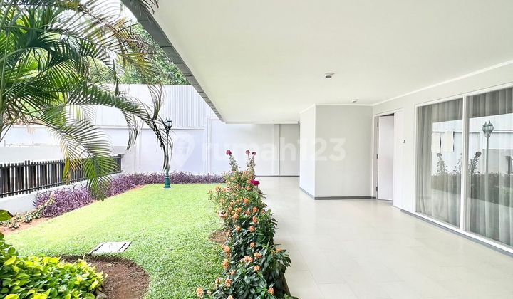 House Simple Minimalist With Big Garden And Pool Ajh03037 2