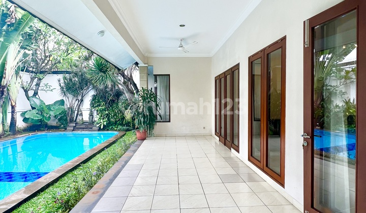 Rumah Mandiri 4 Kamar Tidur di Kemang Ajh04041 2