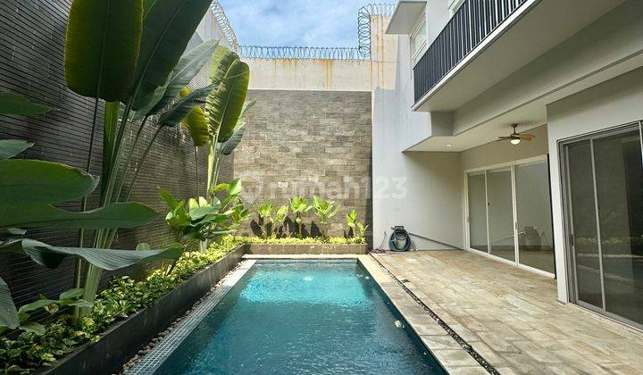 Minimalist Brigth House 4 Bedroom In Pondok Indah Ajh06106 1