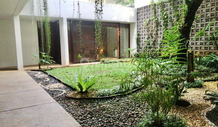 Brigth Minimalist House In Pejaten Compound Ajh05045 2