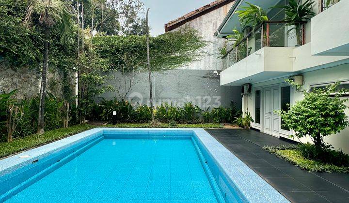 Rumah Minimalis Homy Dengan Kolam Renang di Cilandak Ajh02111 2