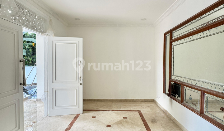 Rumah Cerah 4 Kamar Tidur dengan kolam renang pribadi dan Taman AJH06198 2