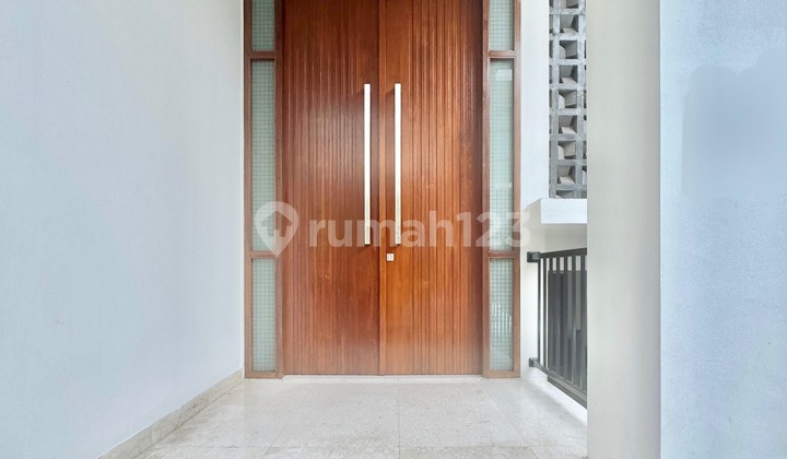 Rumah Terang 5 kamar tidur dengan kolam renang pribadi di kompleks kemang AJH04151 2