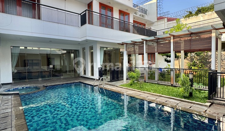 Bright Nice House 5BR with private pool and backyard AJH06195