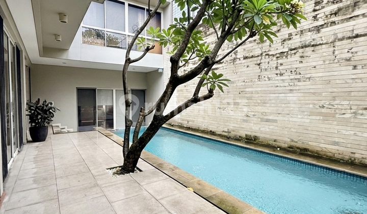 Minimalist Modern House 5Br With Private Pool In Pondok Ajh06308