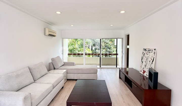 Townhouse 4 Bedroomin A Quiet Compound Of Kemang Ajh04207