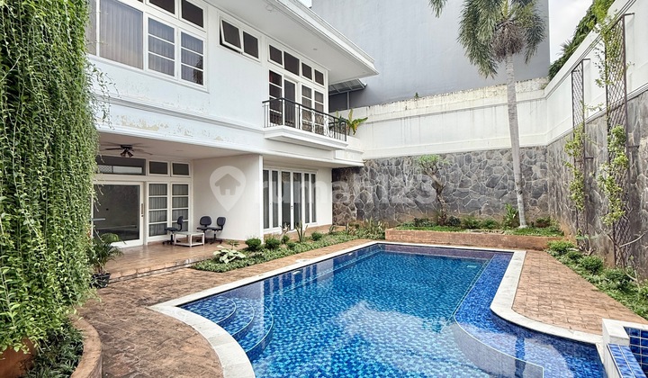 Rumah Baru Renovasi 7 Kamar Tidur dengan Kolam Renang Ajh06288