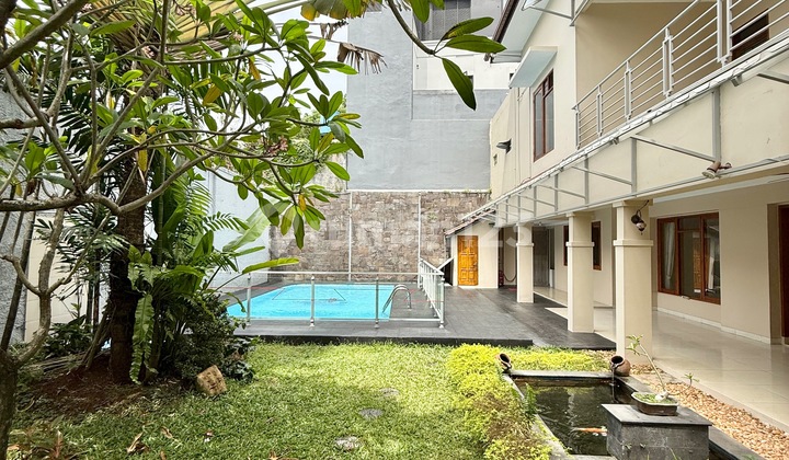 Bright minimalist house with 5 bedrooms in a quiet Kemang area, AJH04099.
