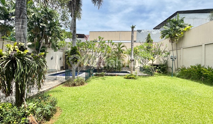 Pejaten compound 5 minutes away from AIS Pejaten AJH05064