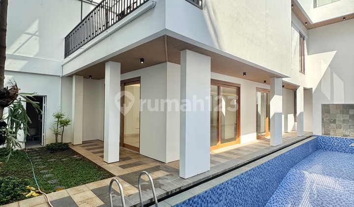 Brand new Rumah Minimalis cantik dengan kolam renang AJH06215